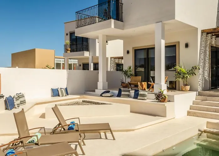 Casa Gallo, Heated Pool, Exclusive Beach & Great Location Cabo San Lucas